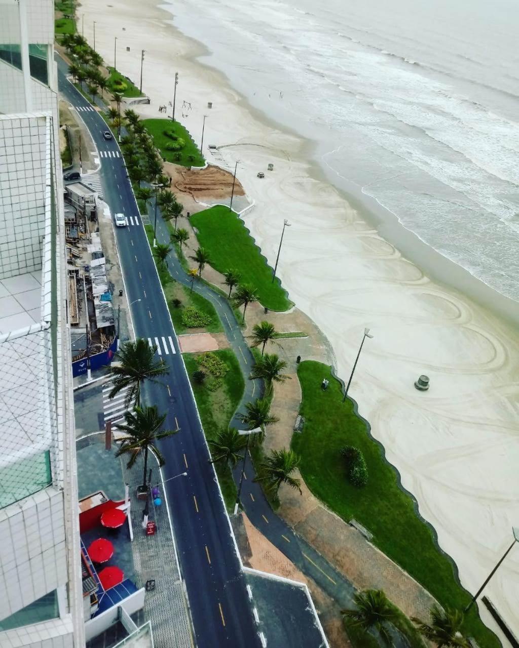 Belo Apartamento Com Vistas Para O Mar - Pe Na Areia - Churrasqueira Na Varanda Praia Grande  Exterior photo